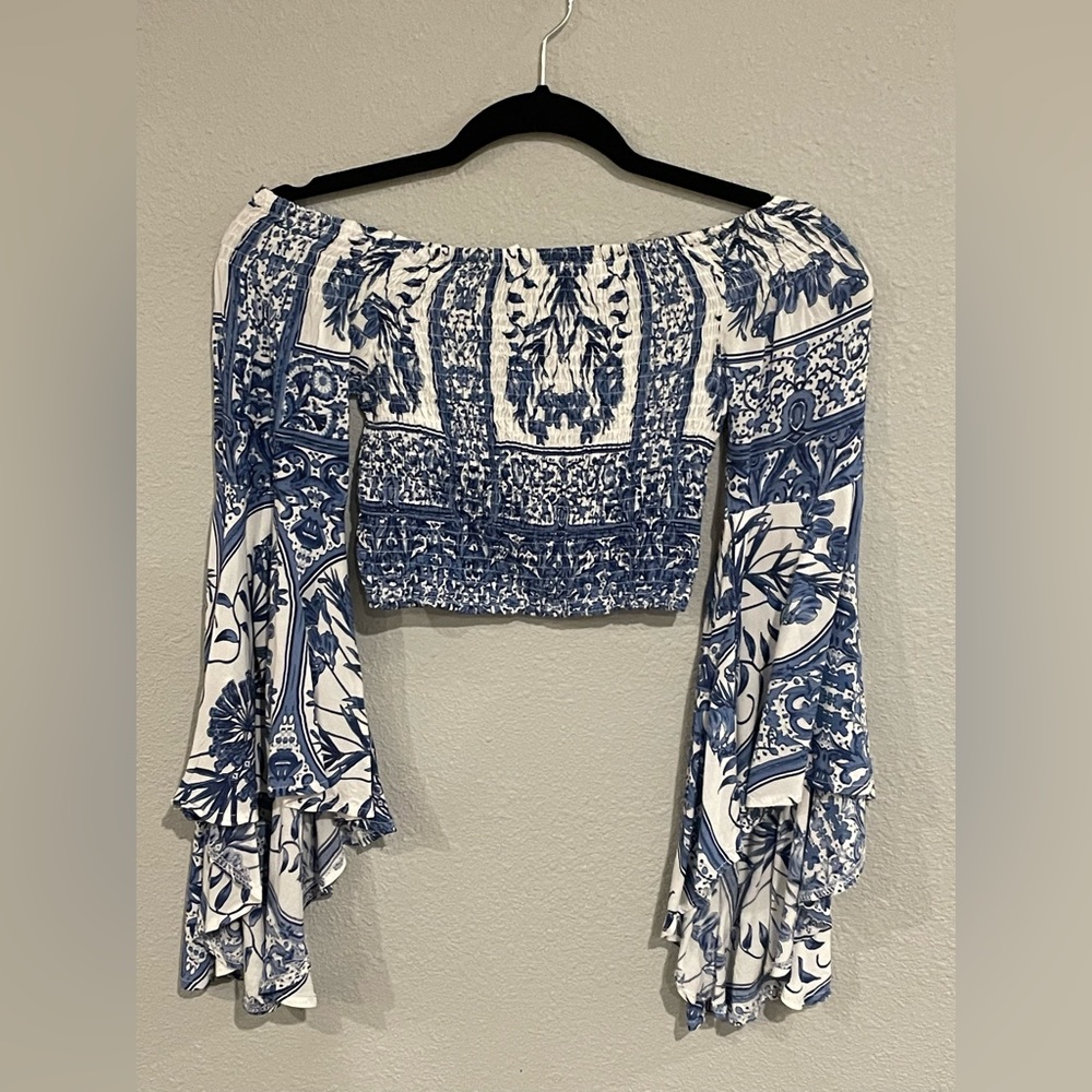 Three days brand, size small, crop top!